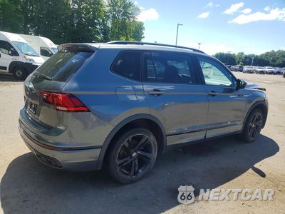 Trzecie zdjęcie samochodu z tyłu: 2023 VOLKSWAGEN TIGUAN SE R-LINE BLACK VIN:3VVCB7AX5PM126262 - miniatura