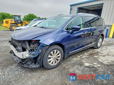 2019 CHRYSLER PACIFICA TOURING L 2C4RC1BG1KR561041 - główne zdjęcie licytacji z USA - miniatura