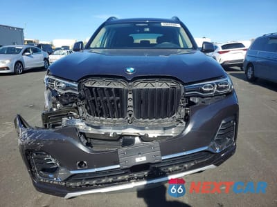 Piąte zdjęcie samochodu w środku: 2022 BMW X7 XDRIVE40I VIN:5UXCW2C06N9K92788 - miniatura