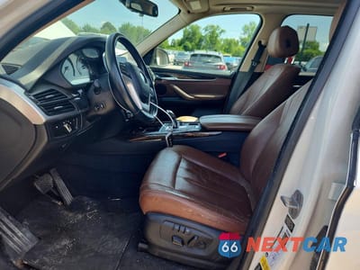 Zdjęcie 7 z 13 samochodu: 2015 BMW X5 XDRIVE35D VIN:5UXKS4C57F0J99041 - miniatura