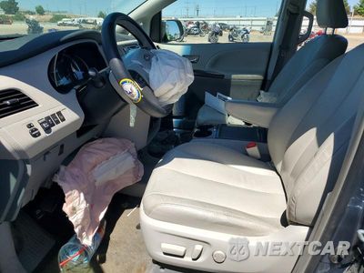 Zdjęcie 7 z 13 samochodu: 2014 TOYOTA SIENNA XLE 8-PASSENGER VIN:5TDYK3DC6ES477295 - miniatura