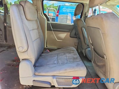 Zdjęcie 11 z 13 samochodu: 2009 CHRYSLER TOWN & COUNTRY LX VIN:2A8HR44E39R656985 - miniatura