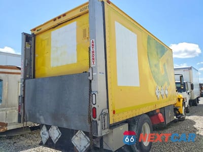 Czwarte zdjęcie samochodu z boku: 2006 INTERNATIONAL 4300 BOX TRUCK VIN:1HTMMAAN16H324867 - miniatura