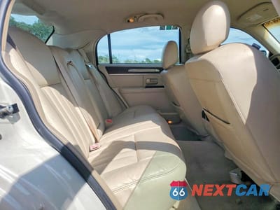 Zdjęcie 10 z 12 samochodu: 2006 LINCOLN TOWN CAR SIGNATURE VIN:1LNHM81V76Y626893 - miniatura