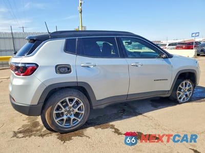 Trzecie zdjęcie samochodu z tyłu: 2025 JEEP COMPASS LIMITED VIN:3C4NJDCN9ST505042 - miniatura