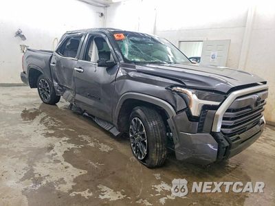 Czwarte zdjęcie samochodu z boku: 2025 TOYOTA TUNDRA CREWMAX LIMITED VIN:5TFJA5DBXSX314842 - miniatura
