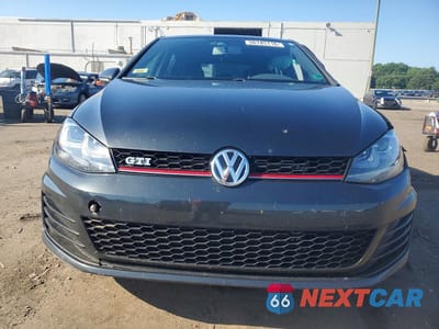 Piąte zdjęcie samochodu w środku: 2017 VOLKSWAGEN GTI S VIN:3VW4T7AU3HM061965 - miniatura