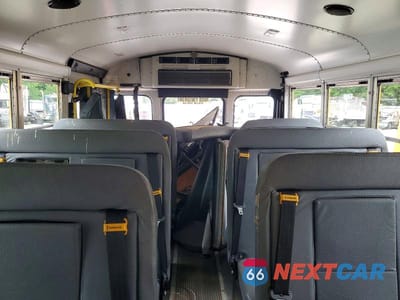 Zdjęcie 6 z 10 samochodu: 2011 CHEVROLET EXPRESS G3 - SCHOOL BUS VIN:1GB3G3BG3B1145958 - miniatura