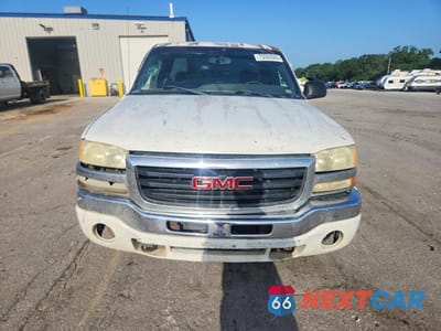Piąte zdjęcie samochodu w środku: 2004 GMC NEW SIERRA C1500 VIN:2GTEC19V741109325 - miniatura