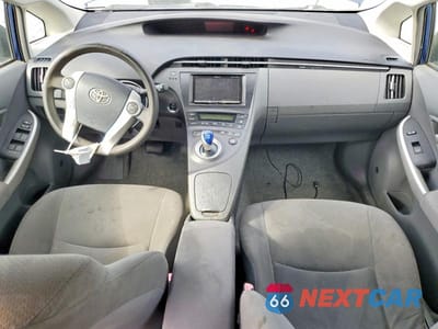 Zdjęcie 8 z 12 samochodu: 2011 TOYOTA PRIUS THREE VIN:JTDKN3DU4B5304205 - miniatura