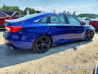Trzecie zdjęcie samochodu z tyłu: 2018 HONDA ACCORD SPORT VIN:1HGCV1F39JA140793 - miniatura