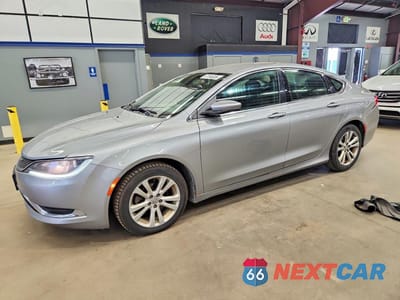 2015 CHRYSLER 200 LIMITED 1C3CCCAB5FN640730 - główne zdjęcie licytacji z USA - miniatura