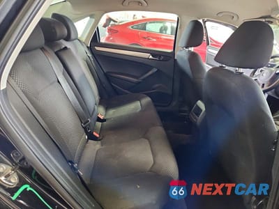 Zdjęcie 10 z 13 samochodu: 2012 VOLKSWAGEN PASSAT S VIN:1VWAP7A35CC075147 - miniatura