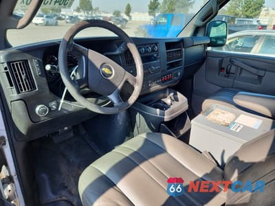 Zdjęcie 8 z 12 samochodu: 2016 CHEVROLET EXPRESS G2500 VIN:1GCWGAFF3G1224388 - miniatura