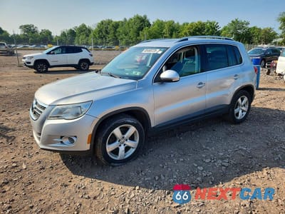 2010 VOLKSWAGEN TIGUAN SE WVGBV7AX1AW001912 - główne zdjęcie licytacji z USA - miniatura