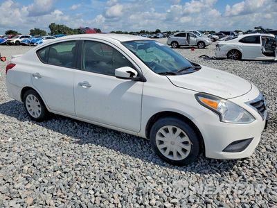 Czwarte zdjęcie samochodu z boku: 2016 NISSAN VERSA 1.6 SV VIN:3N1CN7AP0GL832201 - miniatura