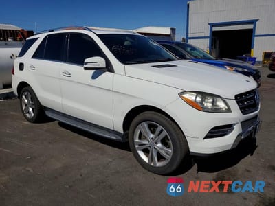Czwarte zdjęcie samochodu z boku: 2015 MERCEDES-BENZ ML 350 VIN:4JGDA5JBXFA618825 - miniatura