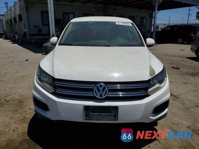 Piąte zdjęcie samochodu w środku: 2013 VOLKSWAGEN TIGUAN S VIN:WVGAV3AX3DW609732 - miniatura