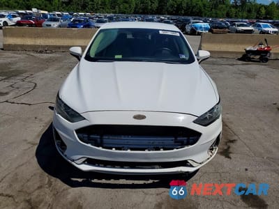 Piąte zdjęcie samochodu w środku: 2019 FORD FUSION SE VIN:3FA6P0LU2KR272711 - miniatura
