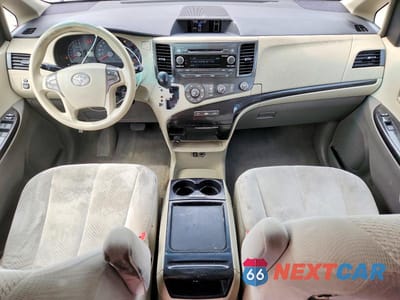 Zdjęcie 8 z 13 samochodu: 2011 TOYOTA SIENNA LE VIN:5TDKK3DC0BS037624 - miniatura