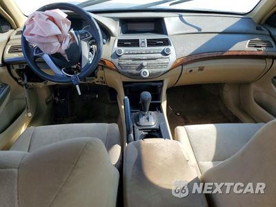 Zdjęcie 8 z 13 samochodu: 2009 HONDA ACCORD LX VIN:1HGCP26309A062349 - miniatura