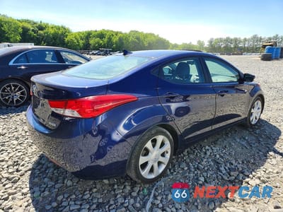 Trzecie zdjęcie samochodu z tyłu: 2013 HYUNDAI ELANTRA LIMITED VIN:5NPDH4AE4DH285452 - miniatura