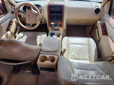 Zdjęcie 8 z 12 samochodu: 2006 FORD EXPLORER EDDIE BAUER VIN:1FMEU64806ZA13621 - miniatura