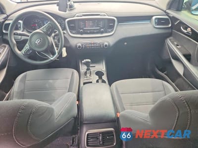 Zdjęcie 8 z 13 samochodu: 2017 KIA SORENTO LX V6 VIN:5XYPG4A50HG318847 - miniatura