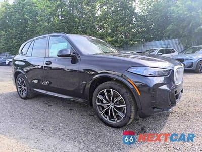 Trzecie zdjęcie samochodu z tyłu: 2026 BMW X5 XDRIVE50E VIN:5UX43EU01T9339655 - miniatura