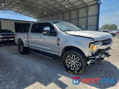 Czwarte zdjęcie samochodu z boku: 2017 FORD F250 SUPER DUTY VIN:1FT7W2BT6HEF47658 - miniatura