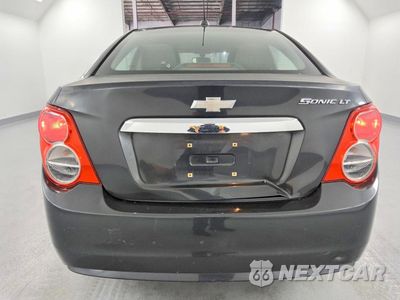 Zdjęcie 6 z 12 samochodu: 2015 CHEVROLET SONIC LT VIN:1G1JC5SH1F4122341 - miniatura