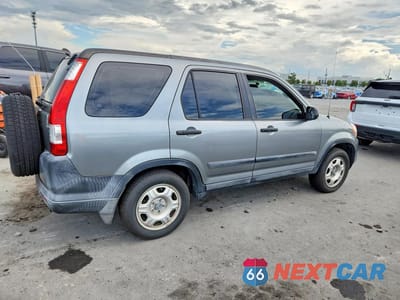 Trzecie zdjęcie samochodu z tyłu: 2005 HONDA CR-V LX VIN:SHSRD78585U338137 - miniatura