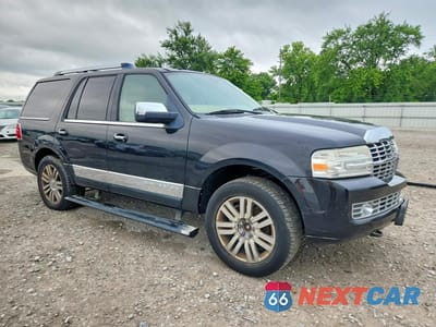 Czwarte zdjęcie samochodu z boku: 2010 LINCOLN NAVIGATOR VIN:5LMJJ2J50AEJ02161 - miniatura