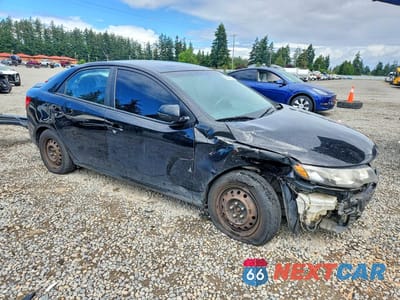 Czwarte zdjęcie samochodu z boku: 2012 KIA FORTE EX VIN:KNAFU4A24C5508062 - miniatura