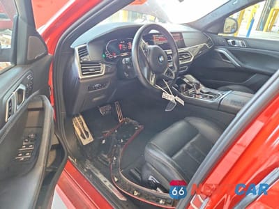 Zdjęcie 8 z 13 samochodu: 2022 BMW X6 M VIN:5YMCY0C09N9L41859 - miniatura