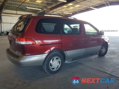 Trzecie zdjęcie samochodu z tyłu: 2002 TOYOTA SIENNA XLE VIN:4T3ZF13C52U455040 - miniatura