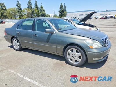 Czwarte zdjęcie samochodu z boku: 2004 LEXUS LS 430 VIN:JTHBN36F140140425 - miniatura