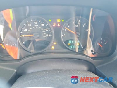 Zdjęcie 9 z 13 samochodu: 2012 JEEP COMPASS LATITUDE VIN:1C4NJDEB2CD588646 - miniatura