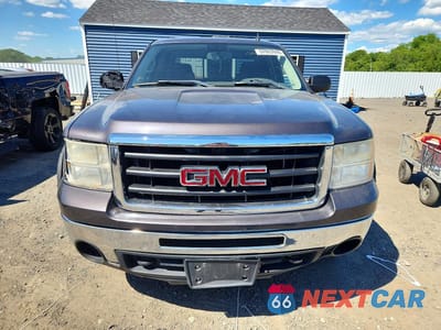 Piąte zdjęcie samochodu w środku: 2010 GMC SIERRA K1500 SLE VIN:3GTRKVE39AG137324 - miniatura