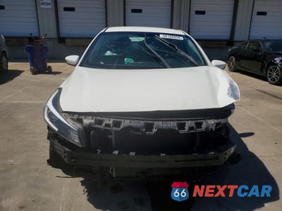 Piąte zdjęcie samochodu w środku: 2018 KIA FORTE LX VIN:3KPFK4A74JE175545 - miniatura