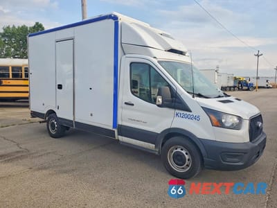 Czwarte zdjęcie samochodu z boku: 2020 FORD TRANSIT DELIVERY TRUCK VIN:1FDBW5Z88LKB52495 - miniatura