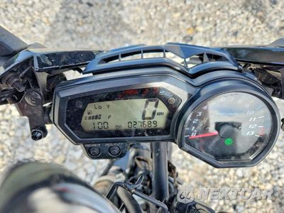Zdjęcie 7 z 9 samochodu: 2009 YAMAHA FZ1 S VIN:JYARN17E69A007585 - miniatura