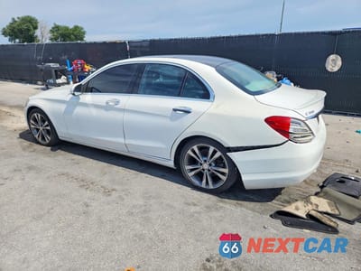 Drugie zdjęcie samochodu z przodu: 2017 MERCEDES-BENZ C 300 VIN:WDDWF4JB9HR252777 - miniatura
