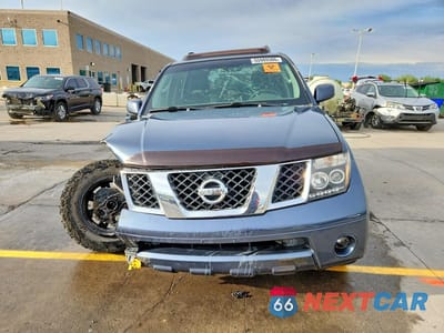 Piąte zdjęcie samochodu w środku: 2005 NISSAN PATHFINDER XE VIN:5N1AR18W85C754693 - miniatura