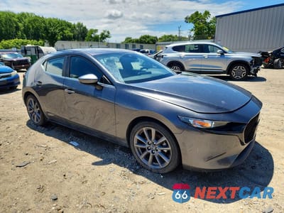 Czwarte zdjęcie samochodu z boku: 2022 MAZDA 3 PREFERRED VIN:JM1BPBLL9N1514484 - miniatura