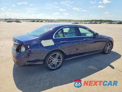 Trzecie zdjęcie samochodu z tyłu: 2019 MERCEDES-BENZ E 300 4MATIC VIN:WDDZF4KB8KA585781 - miniatura
