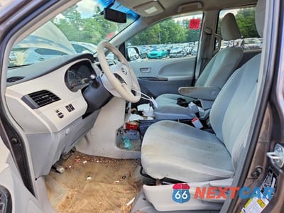 Zdjęcie 7 z 13 samochodu: 2013 TOYOTA SIENNA L 7-PASSENGER VIN:5TDZK3DCXDS365568 - miniatura