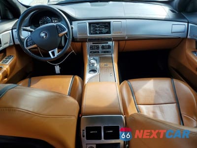 Zdjęcie 8 z 12 samochodu: 2014 JAGUAR XF VIN:SAJWJ0EF4E8U28135 - miniatura