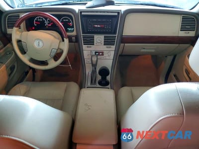 Zdjęcie 8 z 13 samochodu: 2004 LINCOLN AVIATOR VIN:5LMEU88H04ZJ19583 - miniatura
