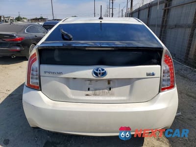 Zdjęcie 6 z 12 samochodu: 2012 TOYOTA PRIUS FOUR VIN:JTDKN3DU2C5483491 - miniatura